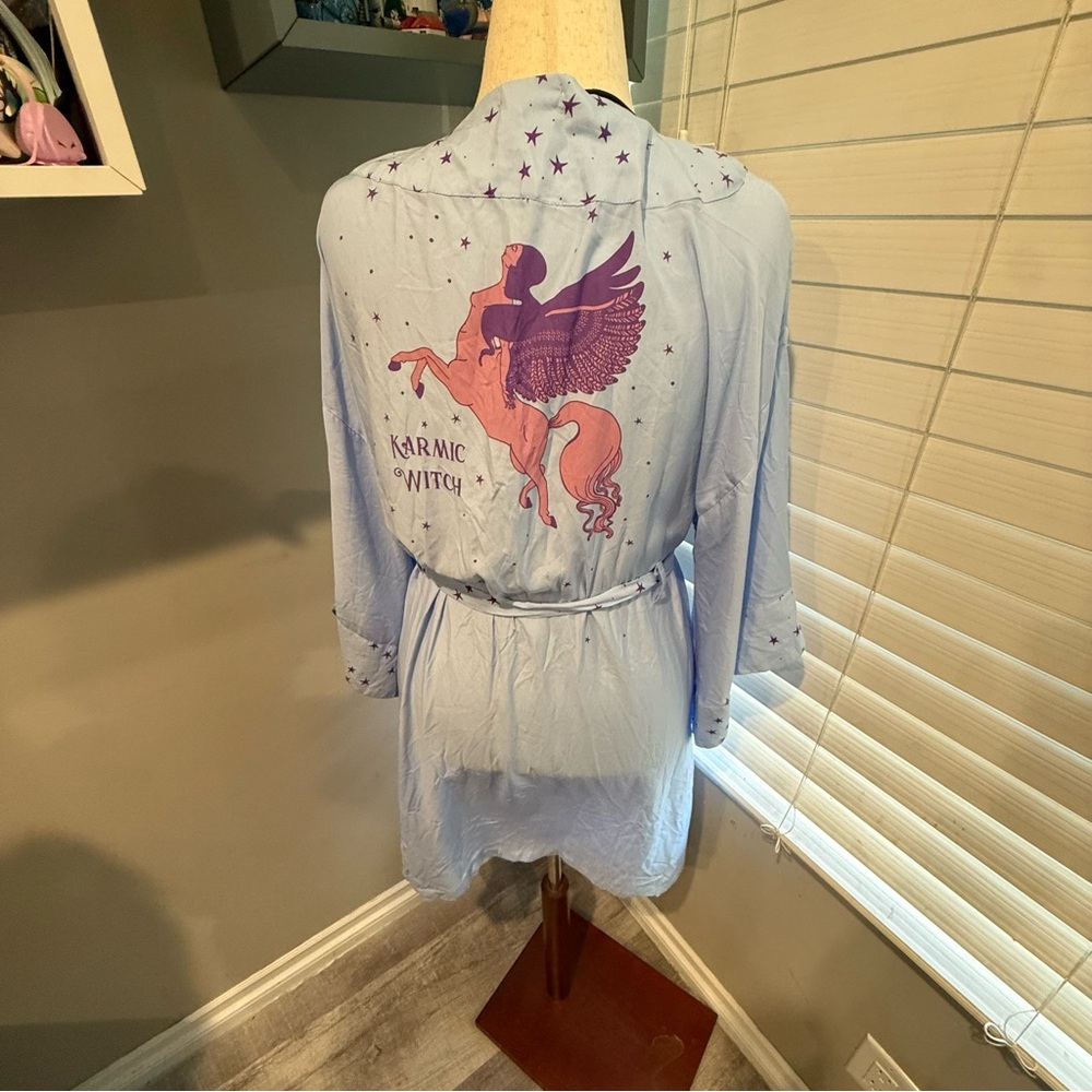 Karmic Witch Women's Light Blue Star-Patterned Robe - Picture 4 of 8